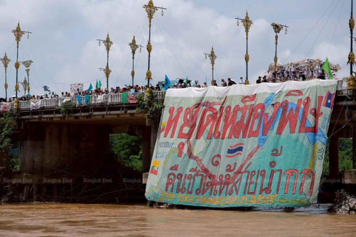 Senators urge action on river pollution