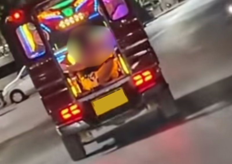 Video posted online shows two tourists engaging in a sex act. (Photo: แฉยับ ภูเก็ต)