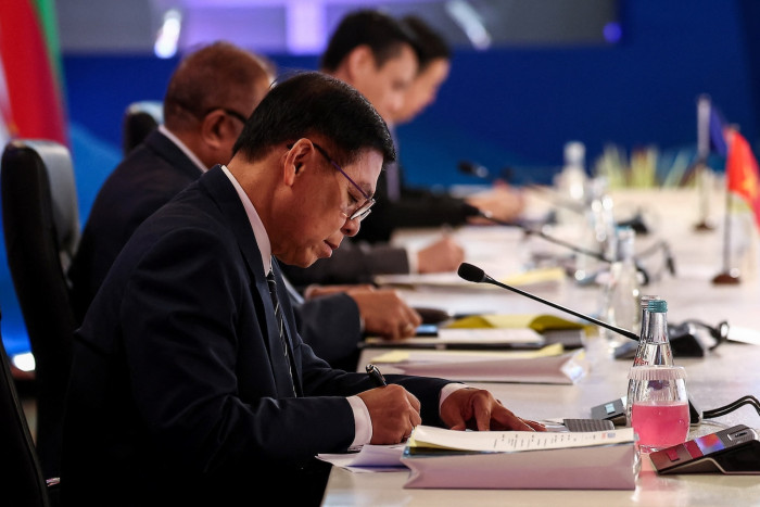 Thai and Cambodian leaders to meet at Asean summit