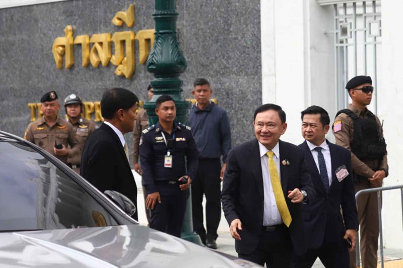 Thaksin Shinawatra arrives at the Supreme Court in Bangkok on Sept 9, 2025. Chanat Katanyu