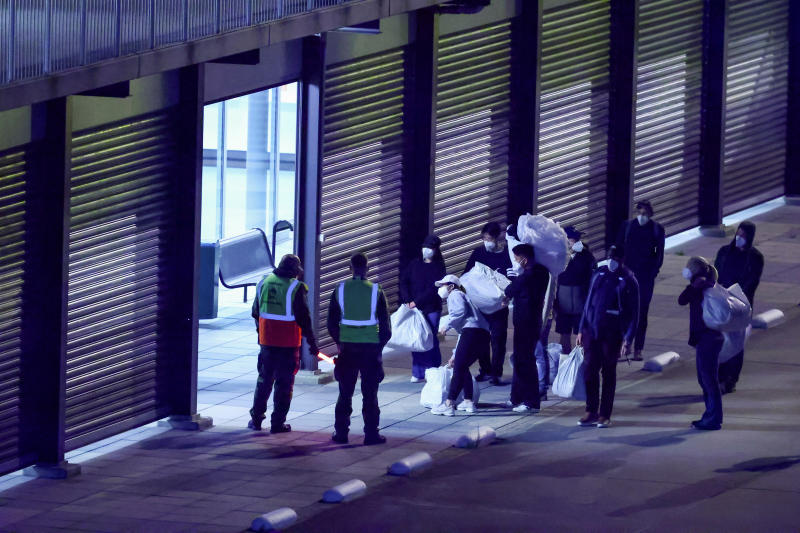All cruise ship passengers disembark after suspected hantavirus outbreak