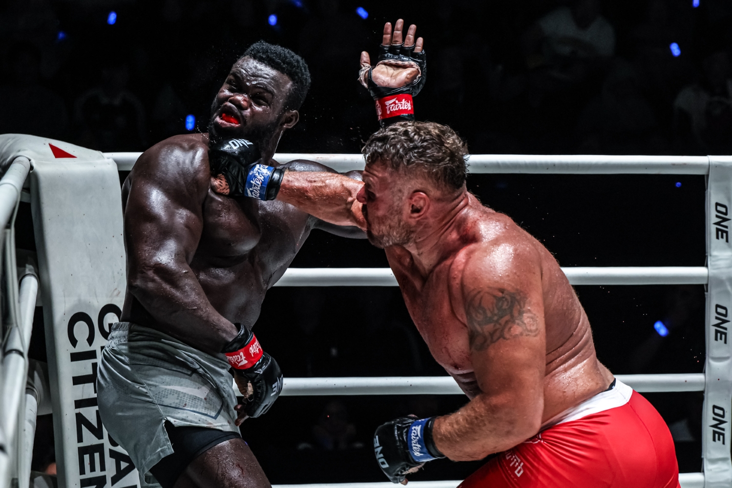 Anatoly Malykhin wobbles Reug Reug with a right hook &ndash; before quickly ending the fight
