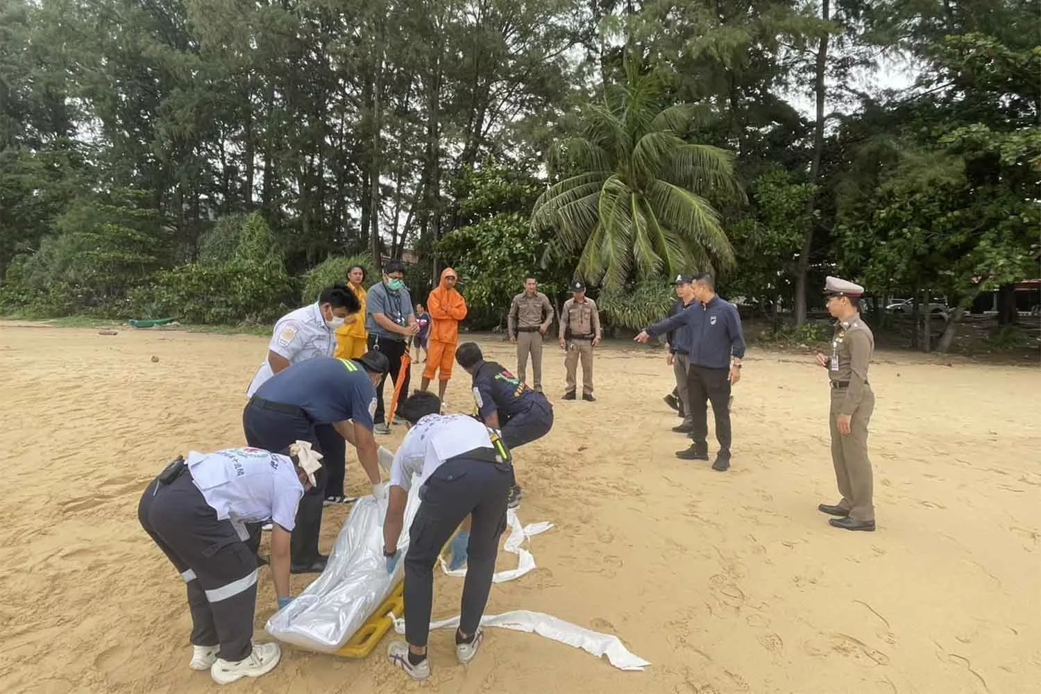 Missing policeman found drowned on Phuket beach