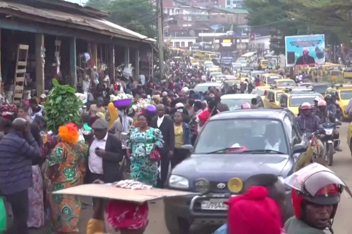 Rwanda closes key border crossings with Congo over Ebola fears