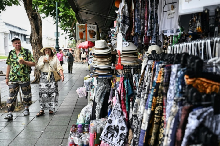 Tourists in Thailand plan for cuts to visa-free stays