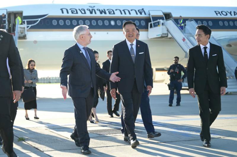 Prime Minister Anutin Charnvirakul and the Thai delegation arrive at Paris-Orly International Airport on Friday for an official visit that includes strategic talks covering trade, energy and cultural heritage. (Photo: Royal Thai Government)