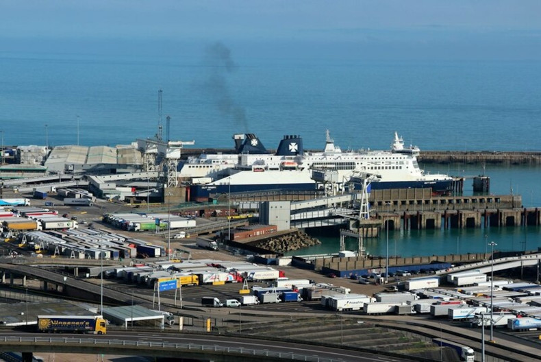 UK floats single market for goods with EU