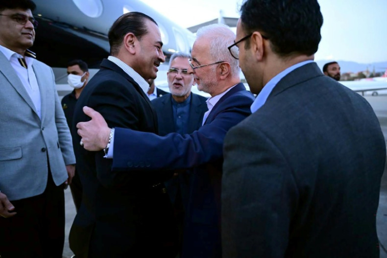 Pakistan military chief in Tehran in push to end Iran war