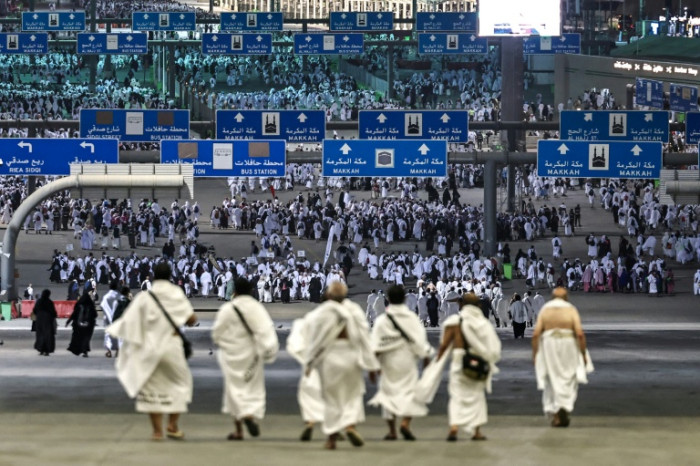 Hajj pilgrims ‘stone the devil’ amid intense heat