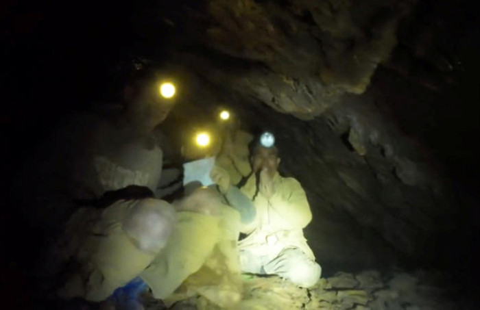Specialist divers head to Laos to join 'extremely challenging' cave rescue