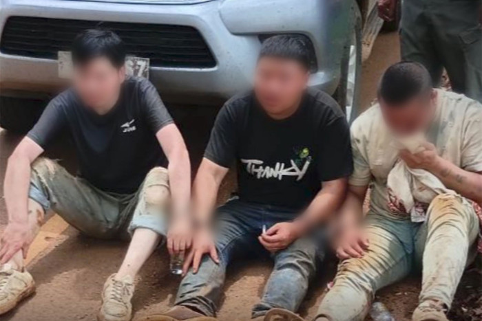 Three Chinese men arrested after alleged robbery attempt in Tak