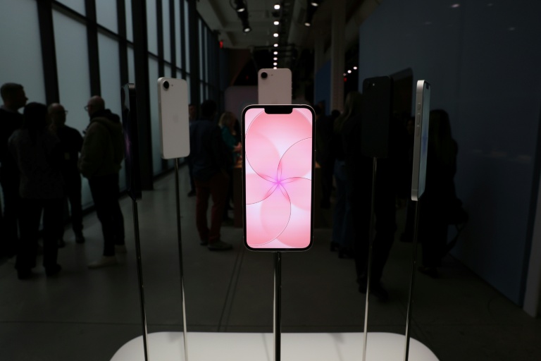 New US research links the mass adoption of smartphones since the dawn of the iPhone in 2007 to declining birth rates. (Photo: AFP)