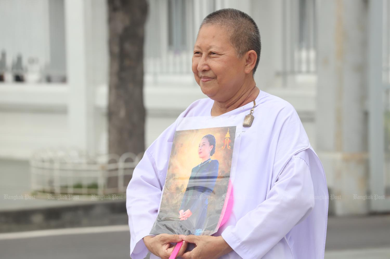 Mourners line procession route to pay tribute to Princess Bajrakitiyabha