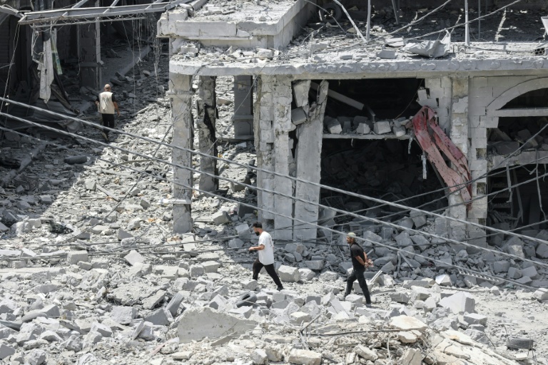 Some Lebanese returned to their hometowns. (Photo: AFP)