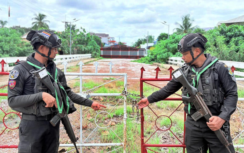 Thai troops from the Burapha Task Force are seen during a foot patrol in Khlong Hat district, Sa Kaeo province, where border crossings remain closed on June 1, 2026.&nbsp; (Photo: Burapha Task Force)