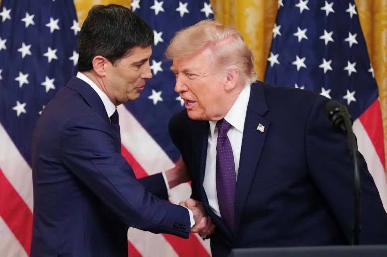 Kevin Warsh shakes hands with President Donald Trump after being sworn in as the new head of the US Federal Reserve, at the White House in Washington, DC on May 22, 2026. (Photo: AFP)