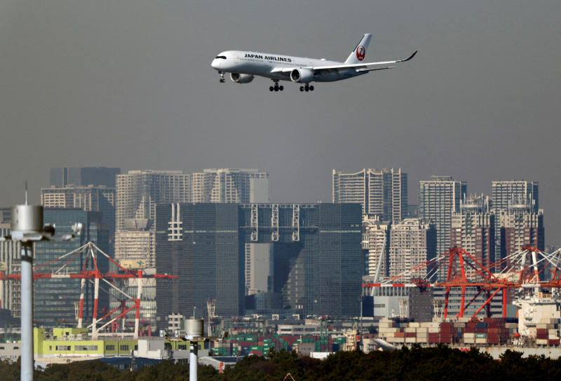 An airplane of Japan Airlines (JAL) approaches to land at Haneda International Airport in Tokyo, Japan, on Jan 5, 2024. (File photo: Reuters)