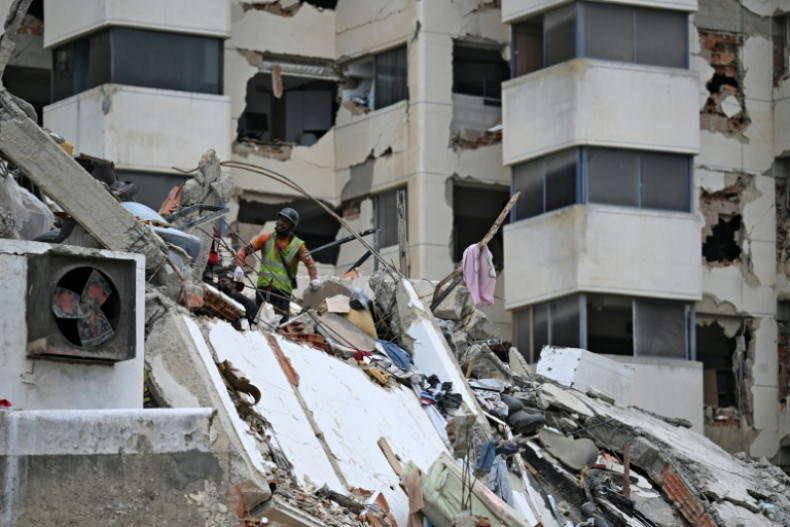 Venezuela Earthquake Death Toll Rises to 2,954 as Families Seek Bodies