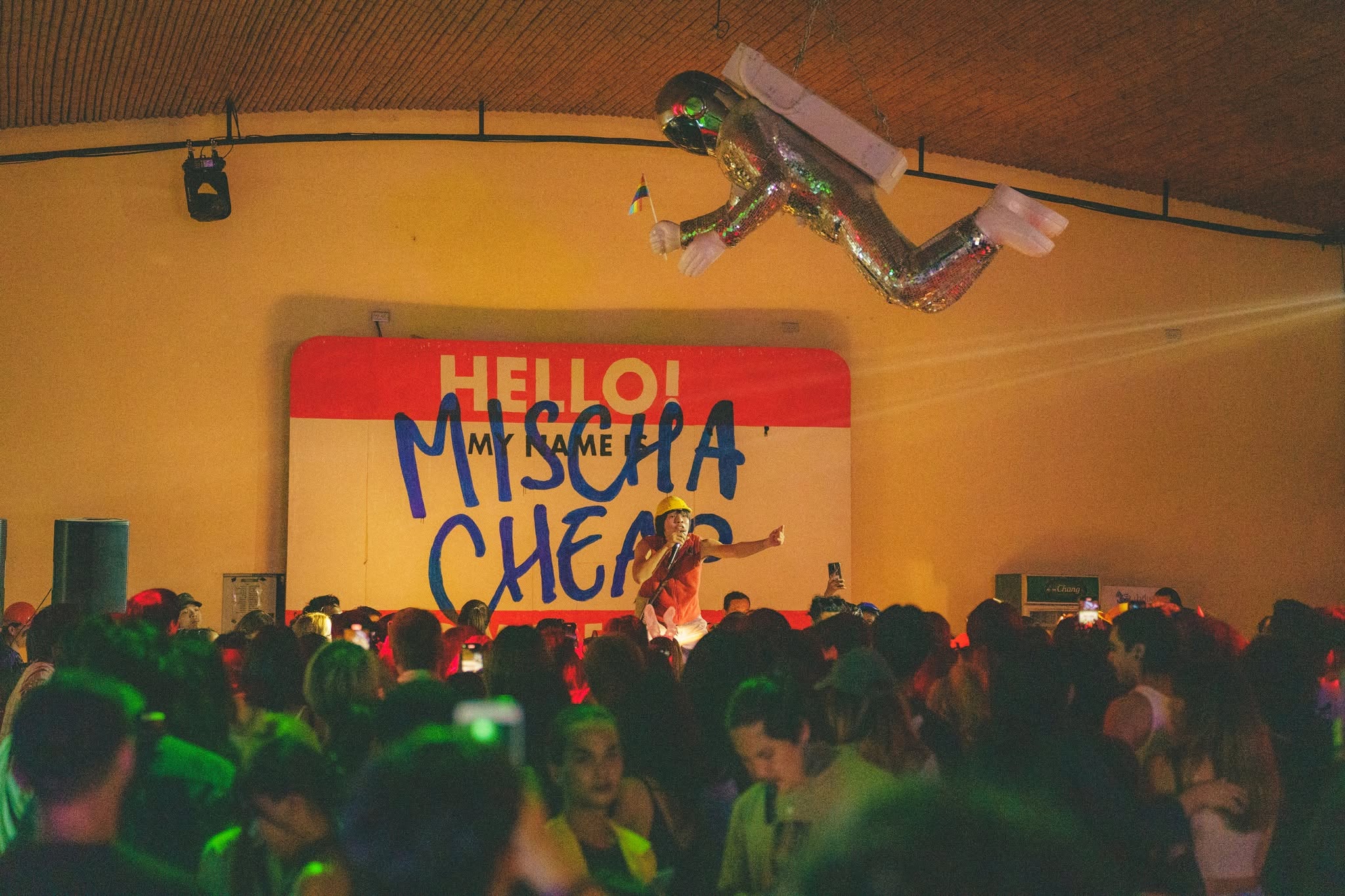 Performance by Alec Orachi at Mischa Cheap. (Photo: Mischa Cheap)