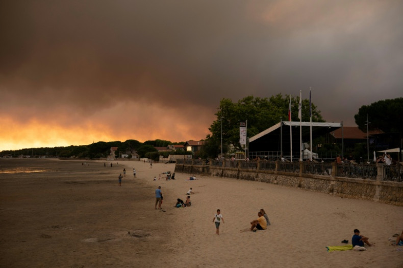 France Evacuates 35,000 From Cap Ferret as Wildfires Turn Holiday Haven Into Disaster Zone