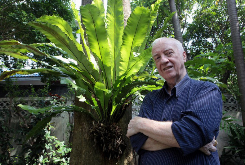 Another new chum for Larry the Cat