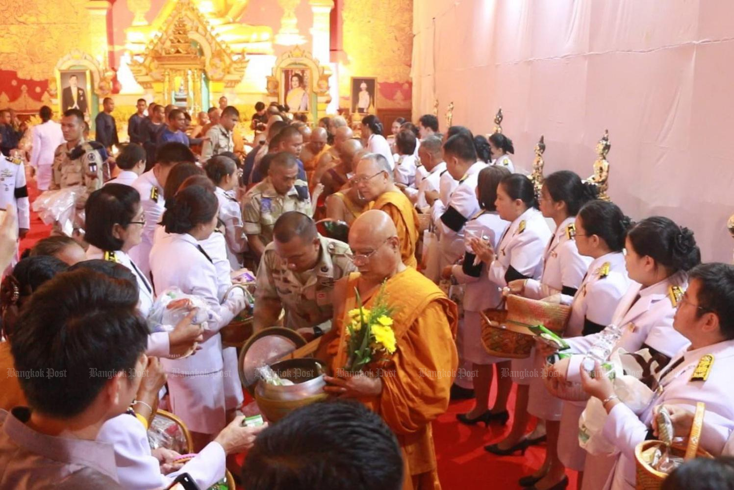 Thais celebrate HM the King’s birthday