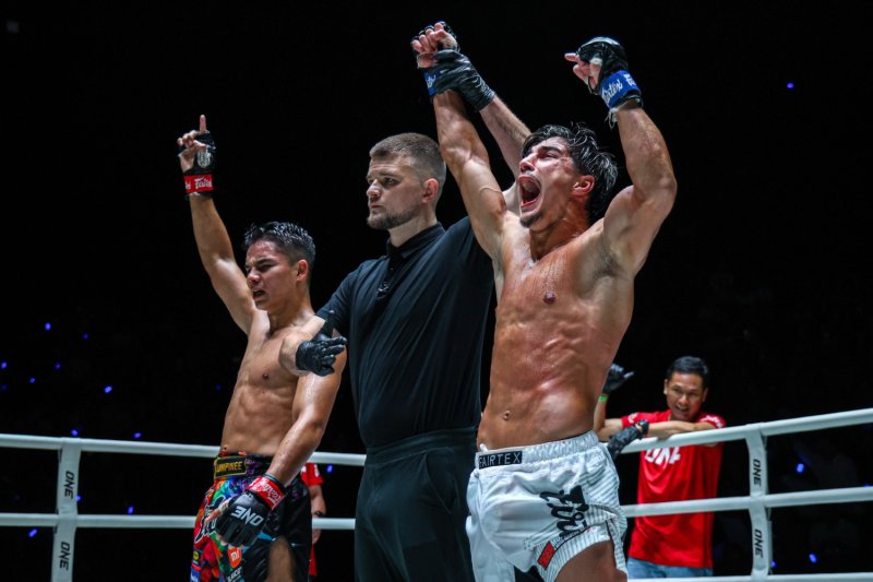 Ramadan Ondash celebrates after defeating Johan Ghazali by split decision at The Inner Circle 24