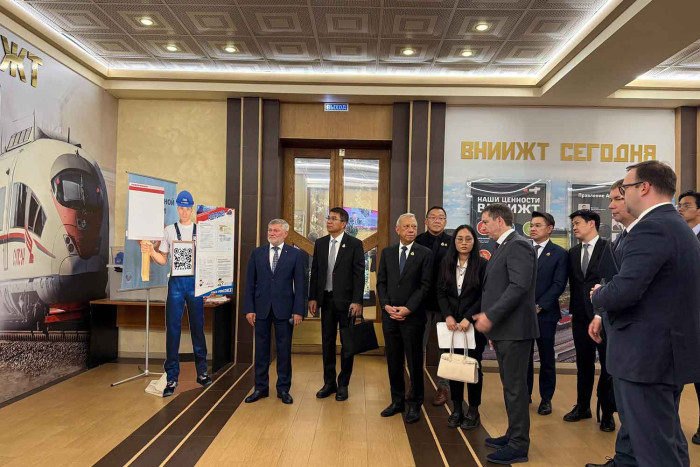 Rail ties with Russia advance