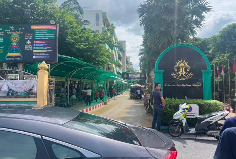 Gunfire breaks out at Debsirin Nonthaburi School in Bang Kruai district, Nonthaburi, on Friday morning. (Photo: Poh Teck Tung Foundation)