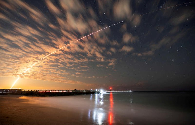 The SpaceX Falcon 9 rocket carrying Starlink satellites is seen over Sebastian Inlet after launching from Cape Canaveral, Florida, the United States, on Feb 26, 2025. (File photo: Reuters)