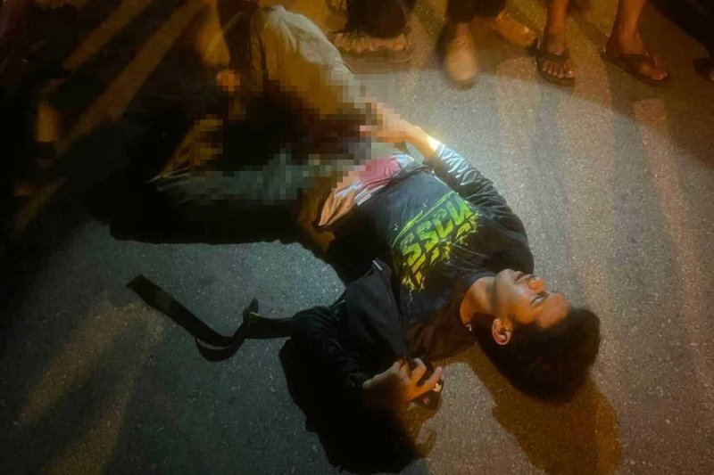 Solae Doloh, 21, was shot in tambon Chang Phueak of Chanae district, Narathiwat, on Saturday night. Some parties alleged he was shot with a gun on a helicopter. Supplied photo