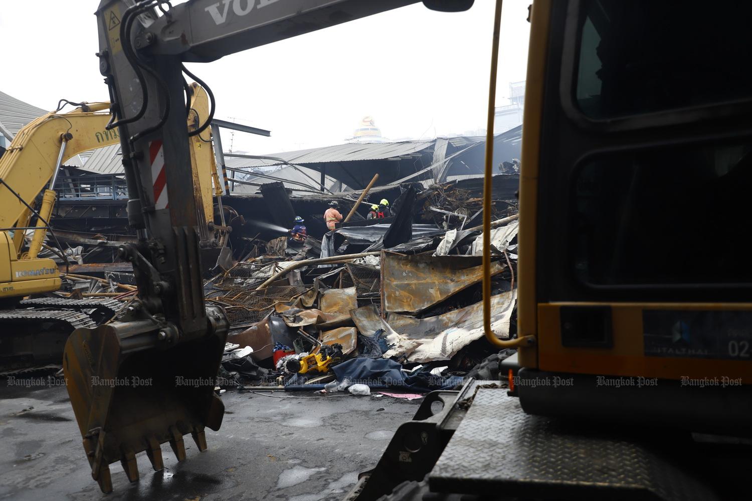 Fierce fire ravages Bangkok’s Klongthom Center