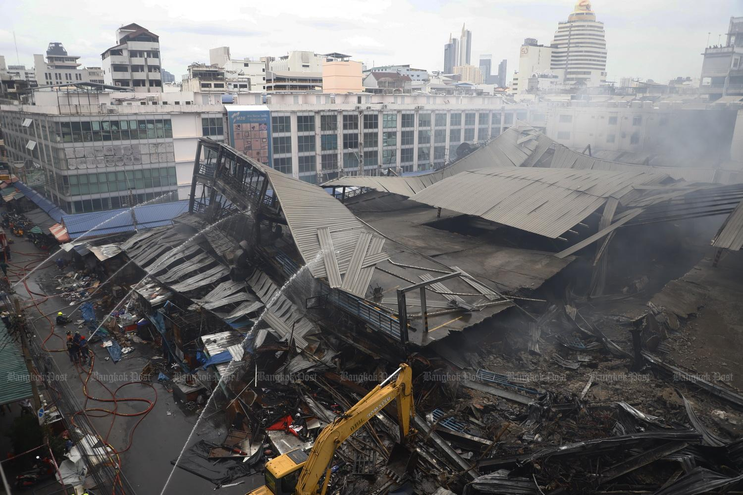 Fierce fire ravages Bangkok’s Klongthom Center