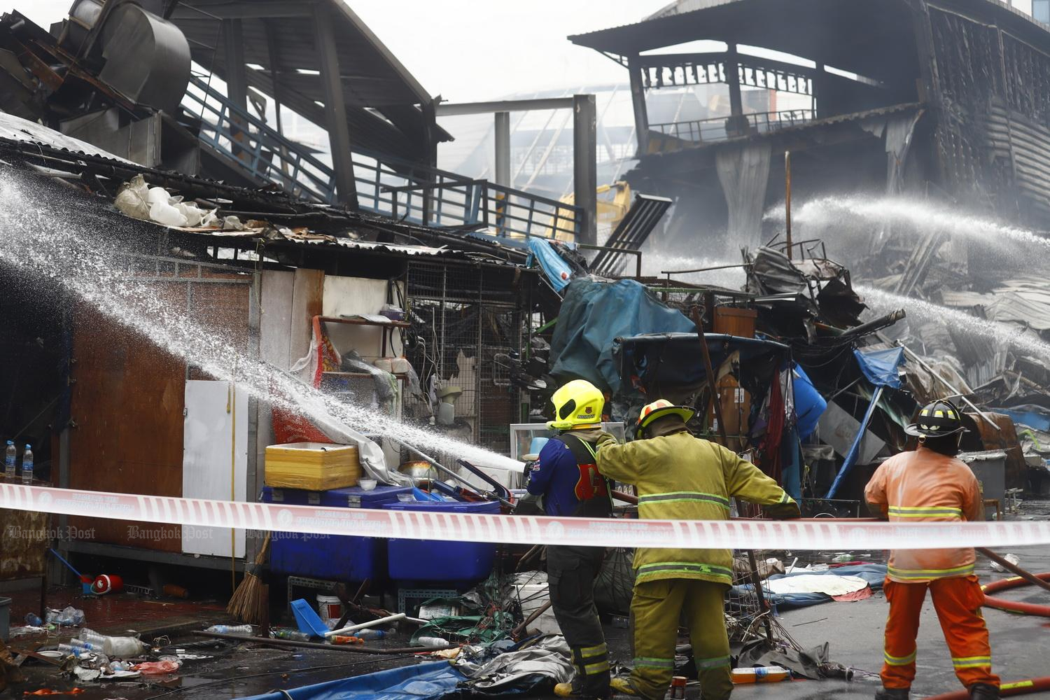 Fierce fire ravages Bangkok’s Klongthom Center