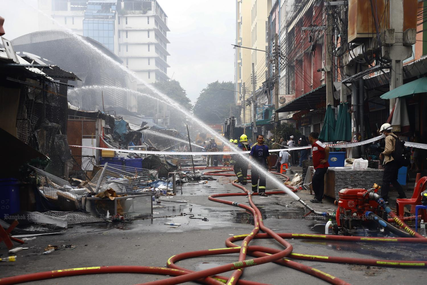 Fierce fire ravages Bangkok’s Klongthom Center