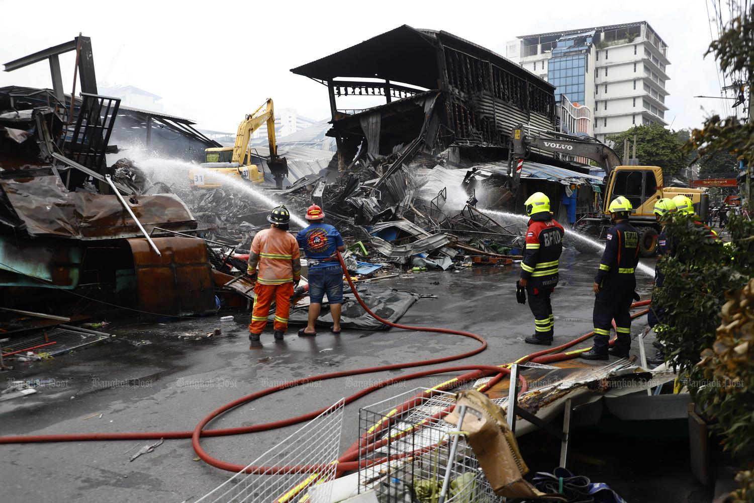 Fierce fire ravages Bangkok’s Klongthom Center
