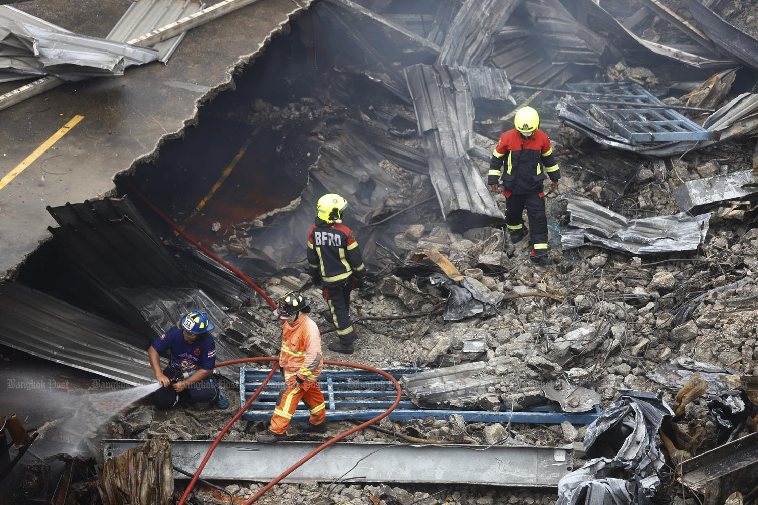 Fierce fire ravages Bangkok’s Klongthom Center