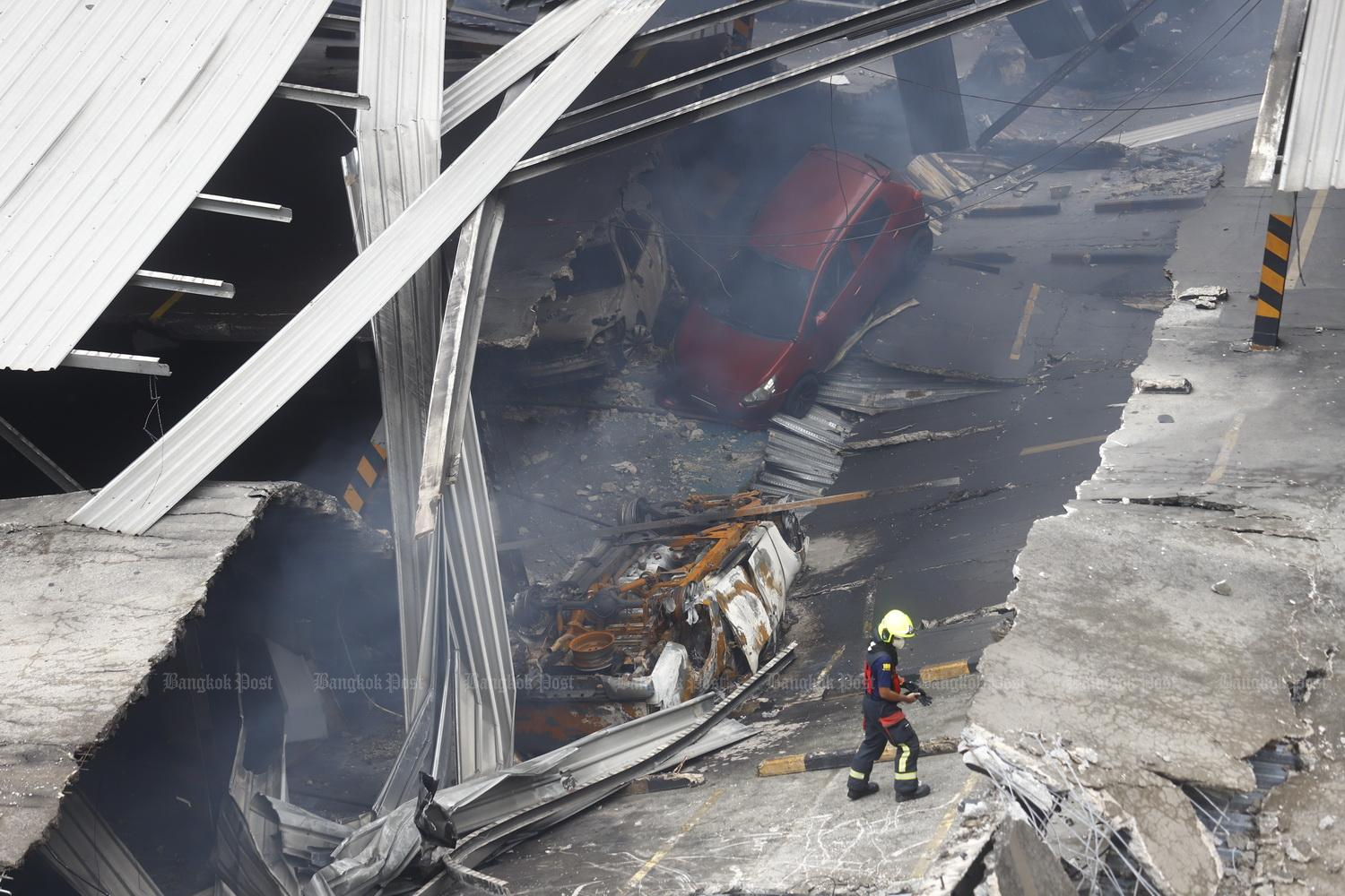 Fierce fire ravages Bangkok’s Klongthom Center