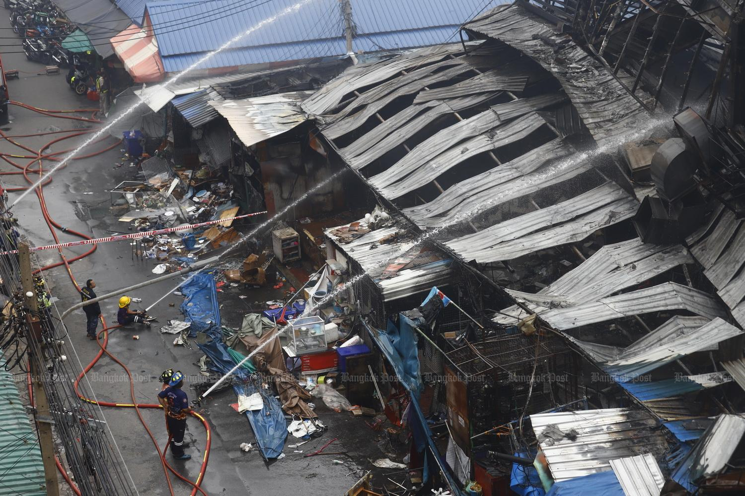 Fierce fire ravages Bangkok’s Klongthom Center