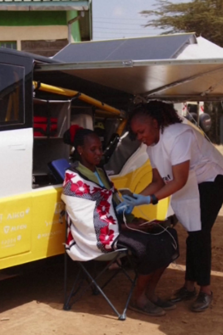 Dutch students test solar-powered mobile clinic in Kenya