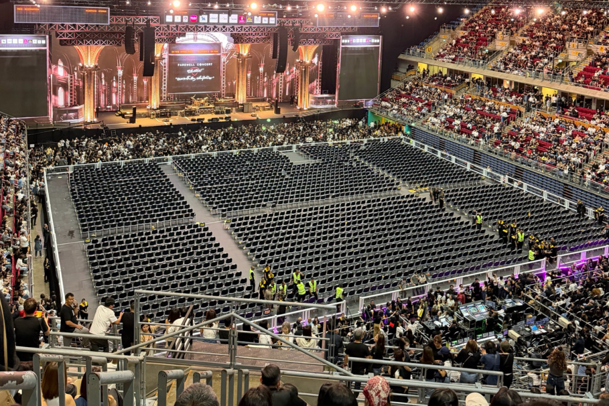 Seeating Bangkok Post - Seating collapse halts Thai rockers’ farewell show