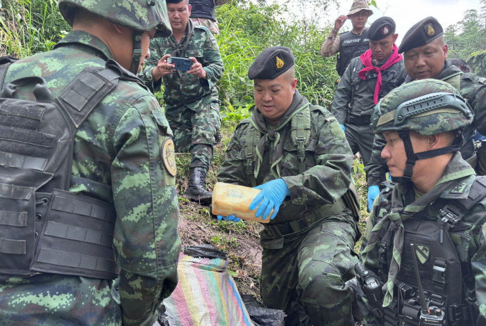 Bangkok Post - Troops seize 1m speed pills after clash in Chiang Mai