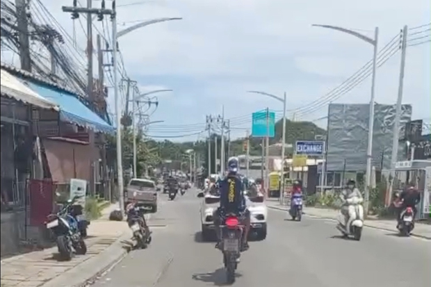 A motorcyclist believed to be Kevin Dimino, front centre, on a road on Koh Samui in Surat Thani in an undated photo. The Frenchman has been ordered to leave Thailand. (Photo: Supplied)