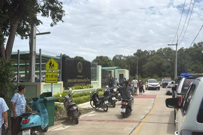 Policeman shoots teacher wife dead at kindergarten