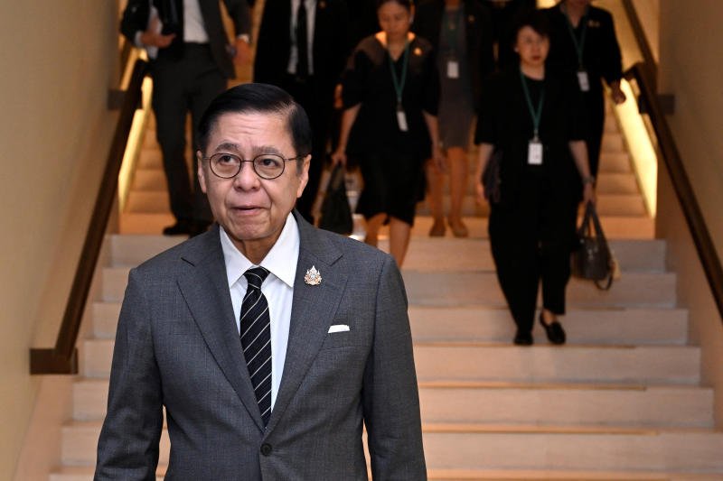 Foreign Minister Sihasak Phuangketkeow arrives to meet with Cambodian Foreign Minister Prak Sokhonn for the first meeting of the Conciliation Commission set up under the United Nations Convention on the Law of the Sea at Capella Singapore in Singapore on Tuesday. (Photo: Reuters)