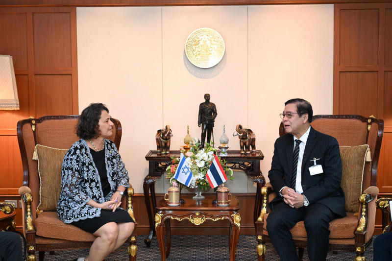 Israeli Ambassador to Thailand Alona Fisher-Kamm, left, meets Foreign Affairs Minister Sihasak Phuangketkeow to discuss issues concerning Israeli visitors and ways to strengthen cooperation in Bangkok on Sept 8, 2026. (Photo: Embassy of Israel)