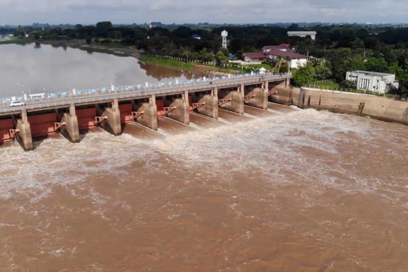 The Chao Phraya barrage in Chai Nat province is accelerating water discharges following an upsurge in water volume from northern provinces in August 2024. Public Relations Department