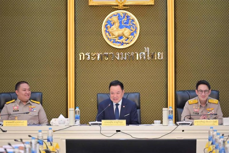 Prime Minister and Interior Minister Anutin Charnvirakul (centre) addresses a video conference at the Interior Ministry on Thursday. Looking on are deputy ministers Polapee Suwunchwee (left) and Worasit Liangprasit. (Photo: Ministry of Interior)