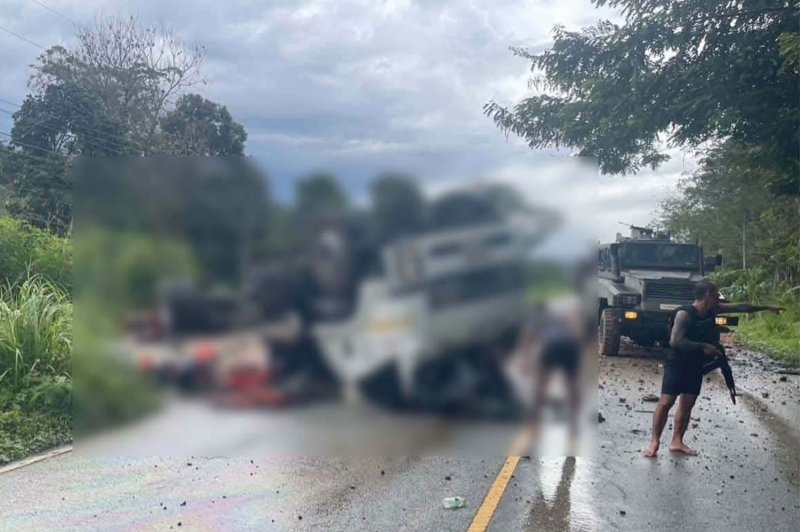 A six-wheel truck carrying territorial defence volunteers lies overturned after assailants launched an attack in Sukhirin district of Narathiwat on Friday afternoon. Two volunteers were killed and 16 injured. (Photo: Internal Security Operations Command Region 4 Forward Command)