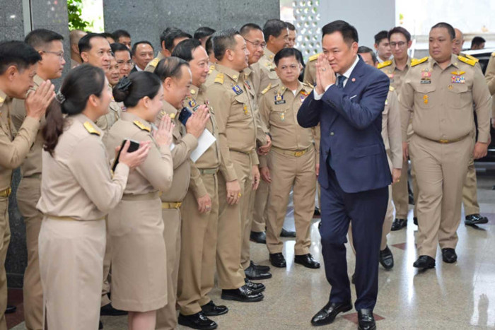 PM to show 'Thai potential' while overseas